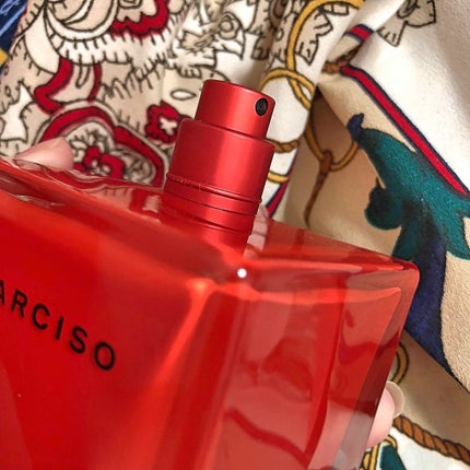 ナルシソ ロドリゲス ナルシソ オードパルファム ルージュのクチコミ「真っ赤なフレグランスに真っ赤なバニティ
ホリデーシーズンに
各所で販売されていたこちら
その様.....」(3枚目)