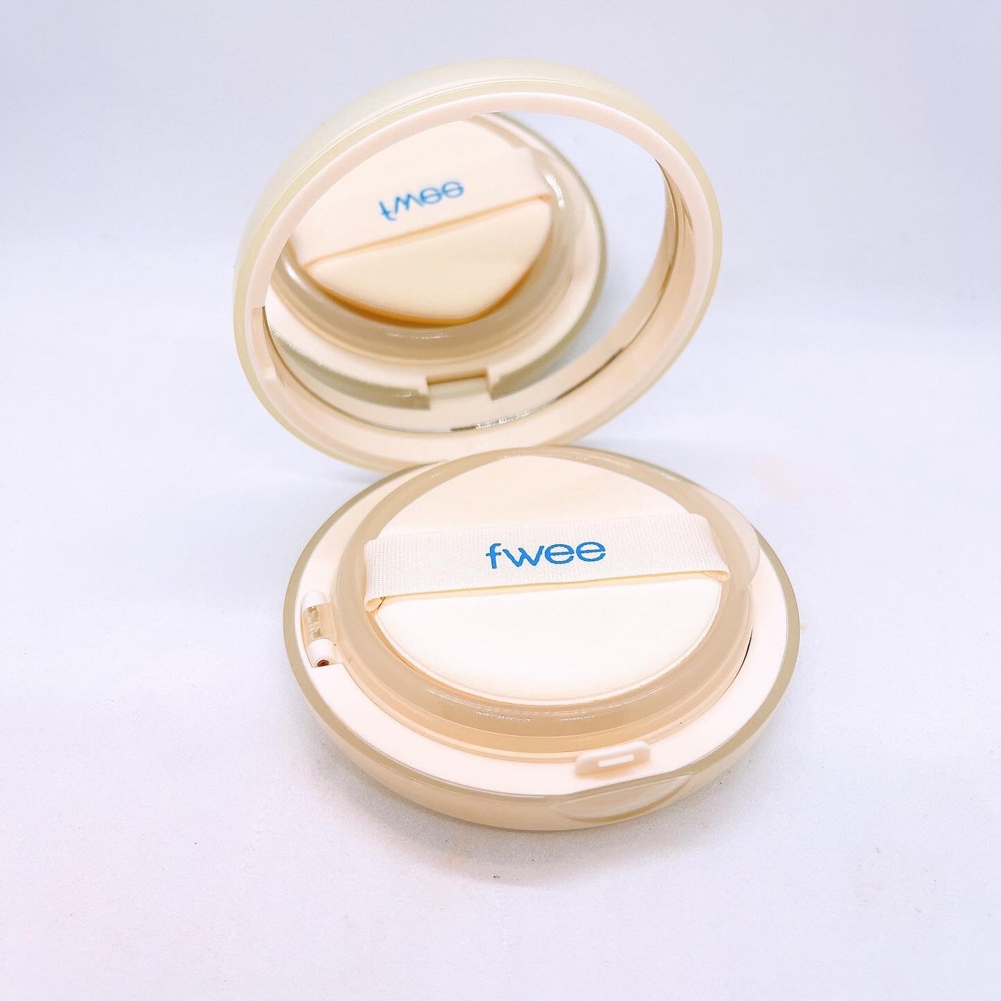 フィー クッションエッグフィットカバー/fwee/クッションファンデーションを使ったクチコミ(2枚目)
