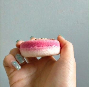 ラッシュ ココナイス ケーキのクチコミ「            🧸LUSH ココナイスケーキ シャンプーバー🧸
髪の乾燥が気になる方、.....」（2枚目）