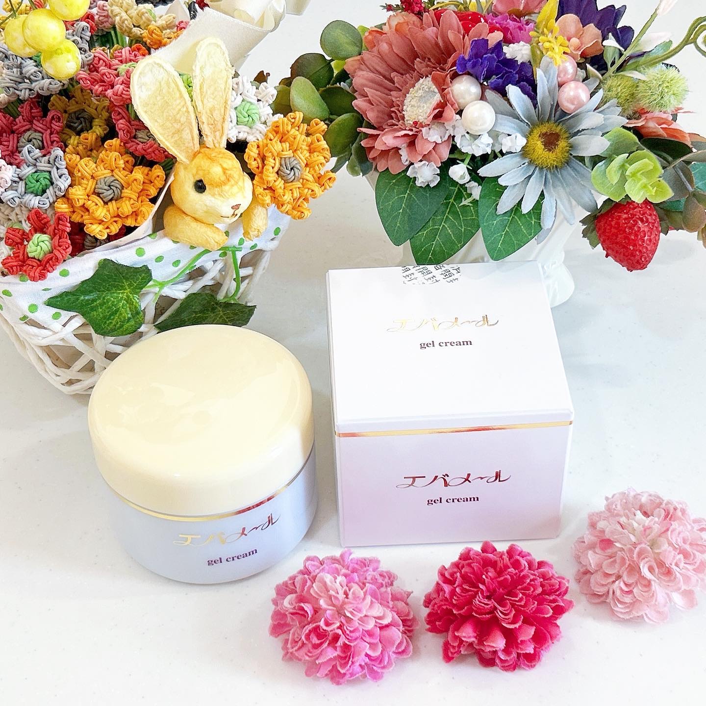 エバメール エバメールゲルクリームのクチコミ「寒くなると乾燥が気になってくるよね😓

最近時間に追われる朝にこれ使ってます❤️

エバメール.....」（1枚目）