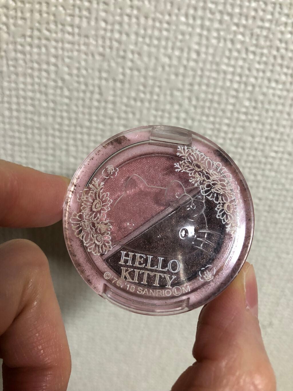 パウダーアイシャドウ ブルーミングキティ/DAISO/アイシャドウパレットを使ったクチコミ(1枚目)