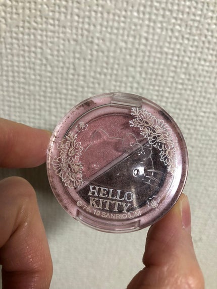 パウダーアイシャドウ ブルーミングキティ/DAISO/アイシャドウパレットを使ったクチコミ(1枚目)