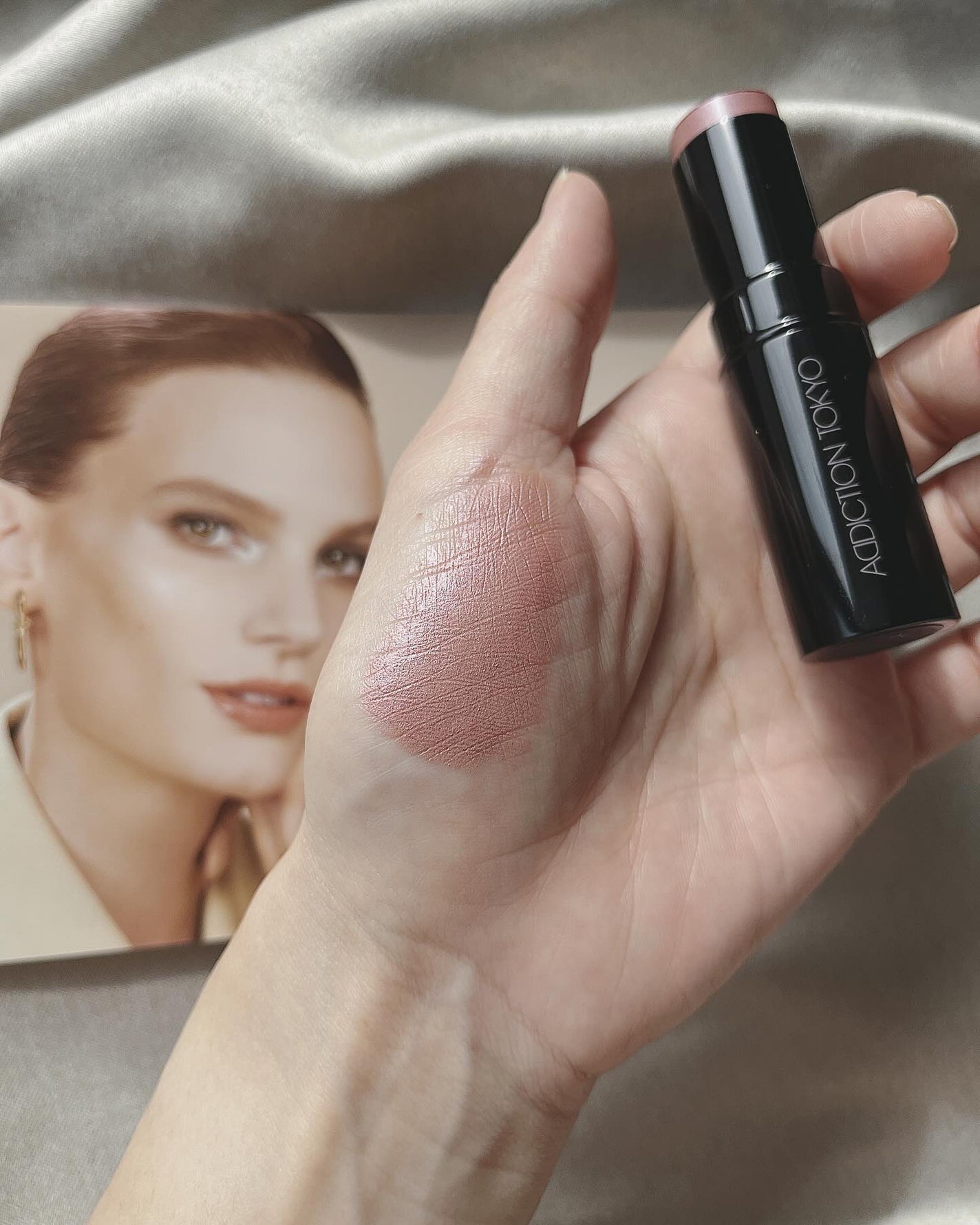 ザ グロウ スティック パールタイプ/ADDICTION/スティックハイライトを使ったクチコミ(2枚目)