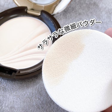 COVERMARK フェイスアップ プレストパウダー SPF23 / PA++のクチコミ「パウダー1つで抜群の立体感
頬に光とツヤを宿す‟3Dおしろい”

----------♡---.....」（2枚目）