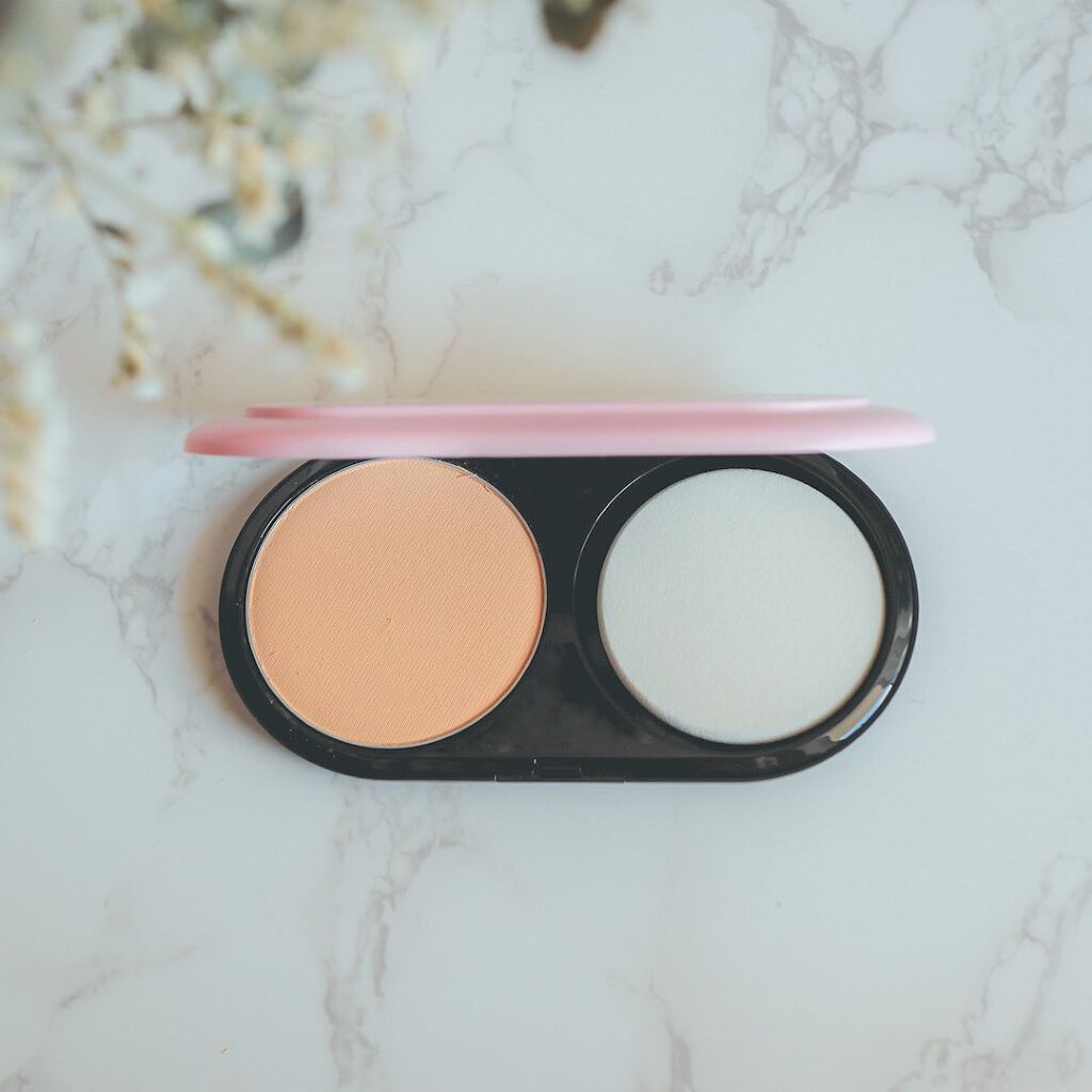 ライトフル C3 ナチュラル シルク パウダーファンデーション/M・A・C/パウダーファンデーションを使ったクチコミ(2枚目)