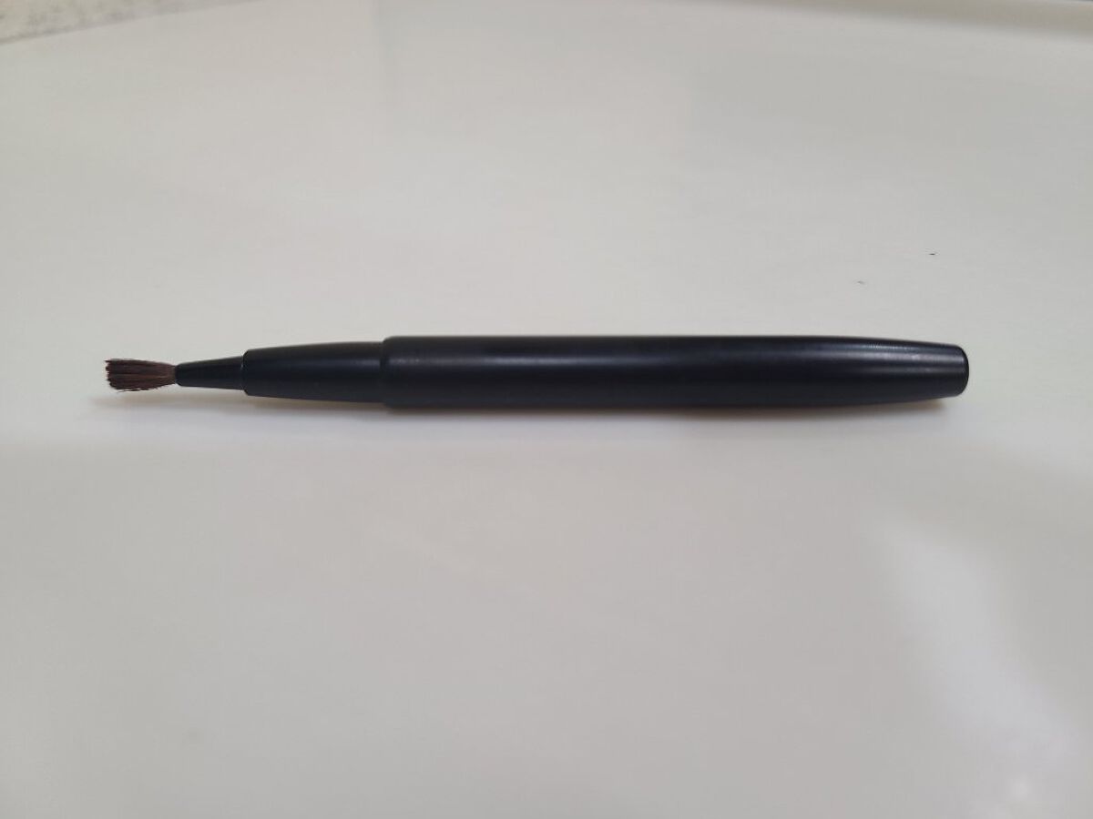 ☆DAISO
☆ごくふわブラシ リップブラシ
☆￥110

ごめんなさい。

本当にこれどうやって使うんですか？！
色が付かないんですけど💦

結構前に購入して
リップ系何種類か試したんですけど
使い物にならない。。

これちゃんと使用出