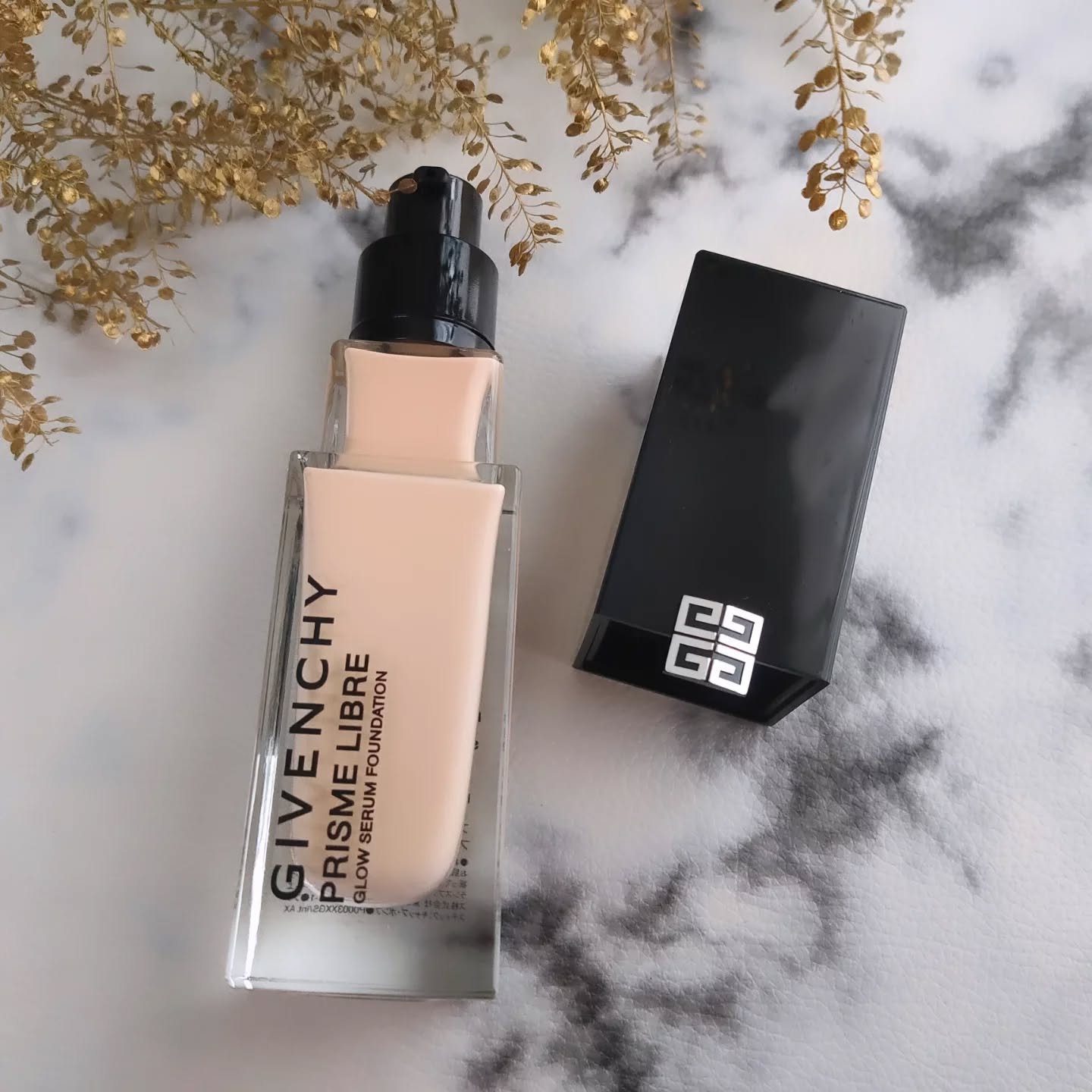 ジバンシィ　プリズムリーブルグロウセラムファンデーション　1N プリズム・リーブル・グロウ・セラム・ファンデーション