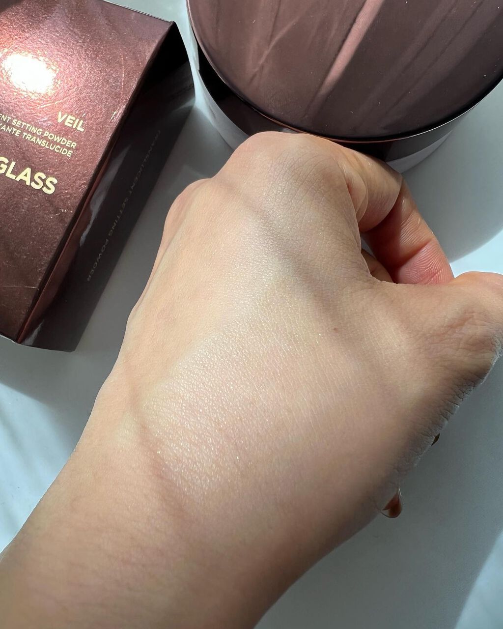 VeilTranslucentSettingPowder/HOURGLASS/プレストパウダーを使ったクチコミ（3枚目）