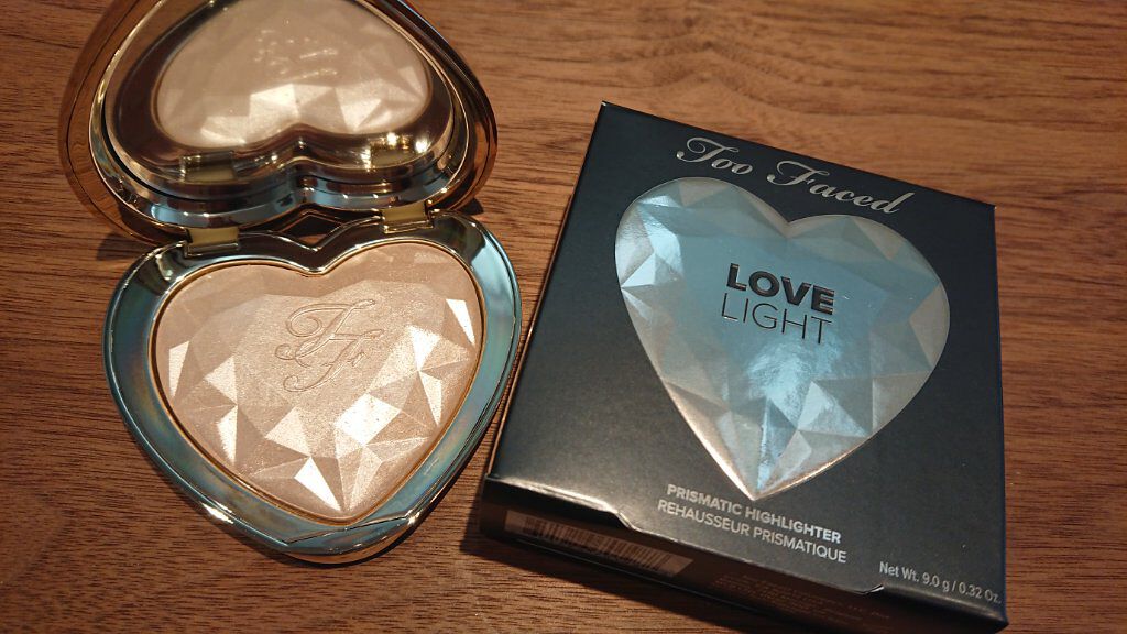 クリスタルホイップス ロングウェアリング シマ—リング アイシャドウ トータリー ホイップド/Too Faced/リキッドアイシャドウを使ったクチコミ（2枚目）