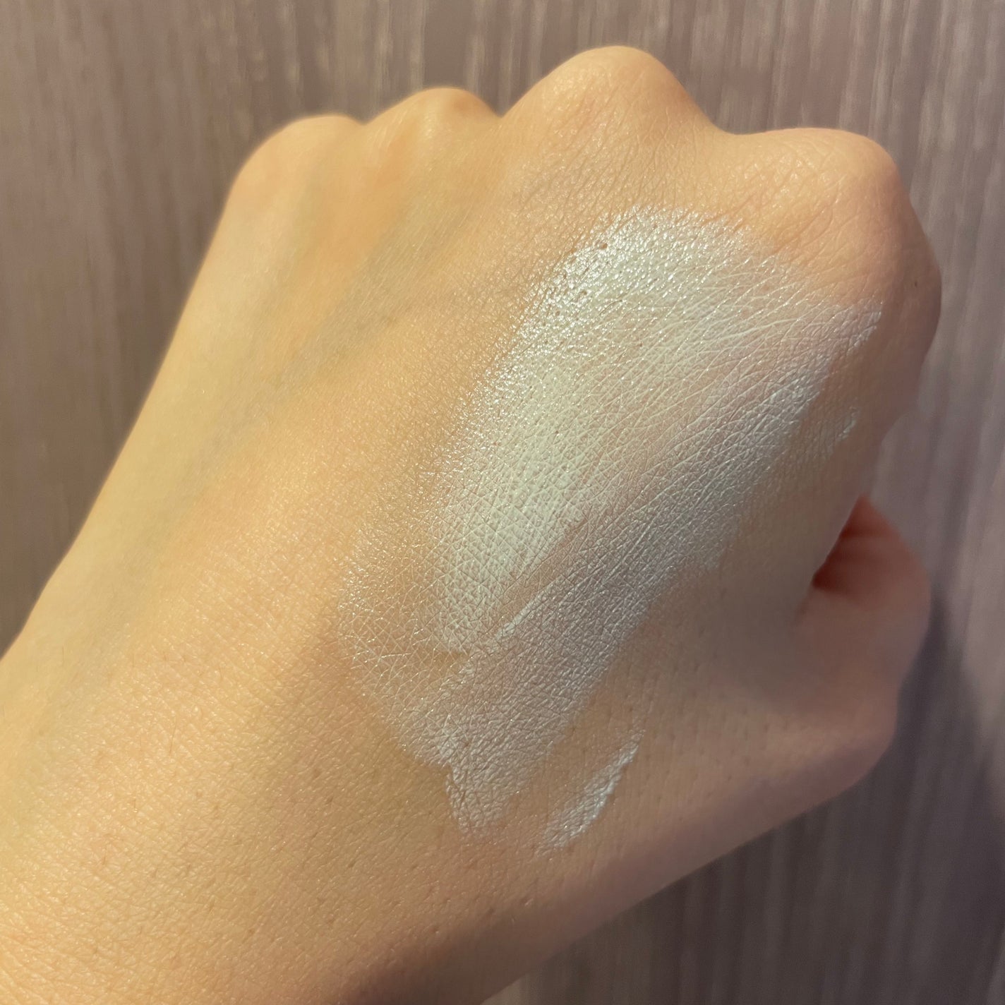 プリズム・リーブル・スキンケアリング・コレクター/GIVENCHY/化粧下地を使ったクチコミ(4枚目)