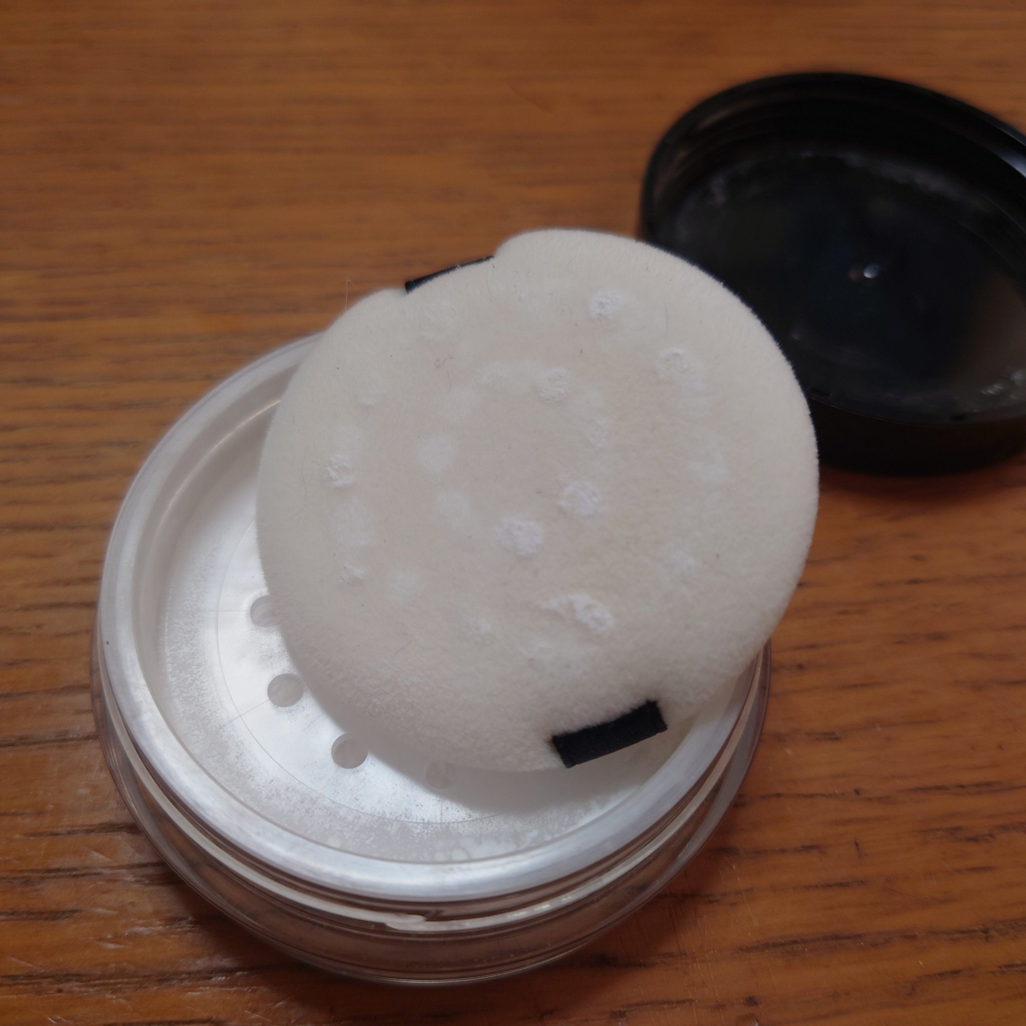 メンズベーシック テカリ防止パウダー  フェイスパウダー クリア/MenzBasic/パウダーファンデーションを使ったクチコミ（2枚目）