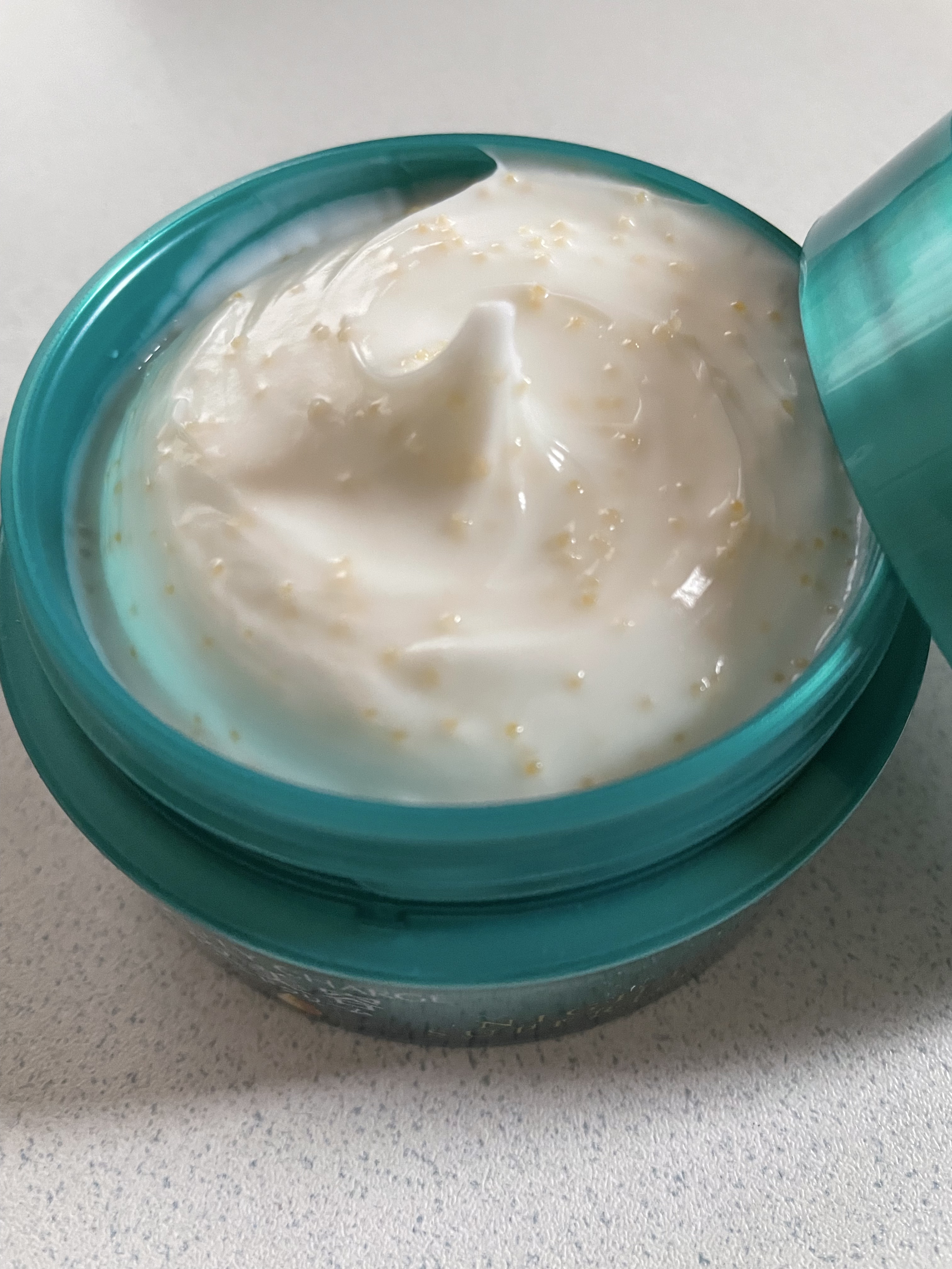 ビューティーチャージ ナイトスペリア/アトリックス/ハンドクリームを使ったクチコミ（2枚目）