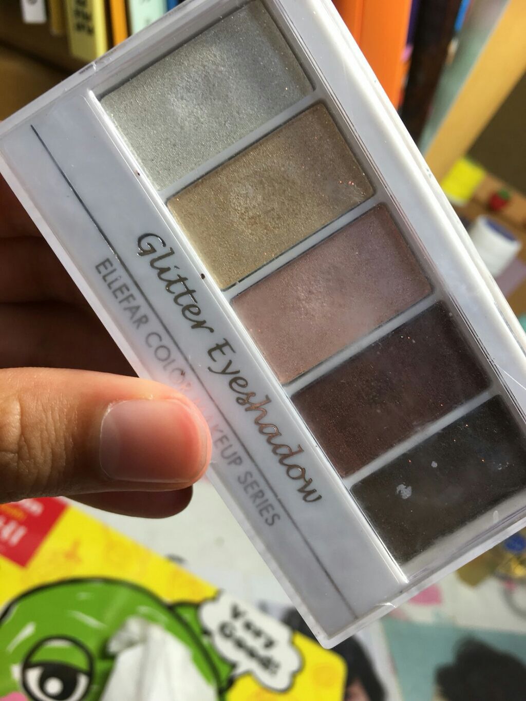 エルファー グリッターアイシャドウ/DAISO/アイシャドウパレットを使ったクチコミ（1枚目）