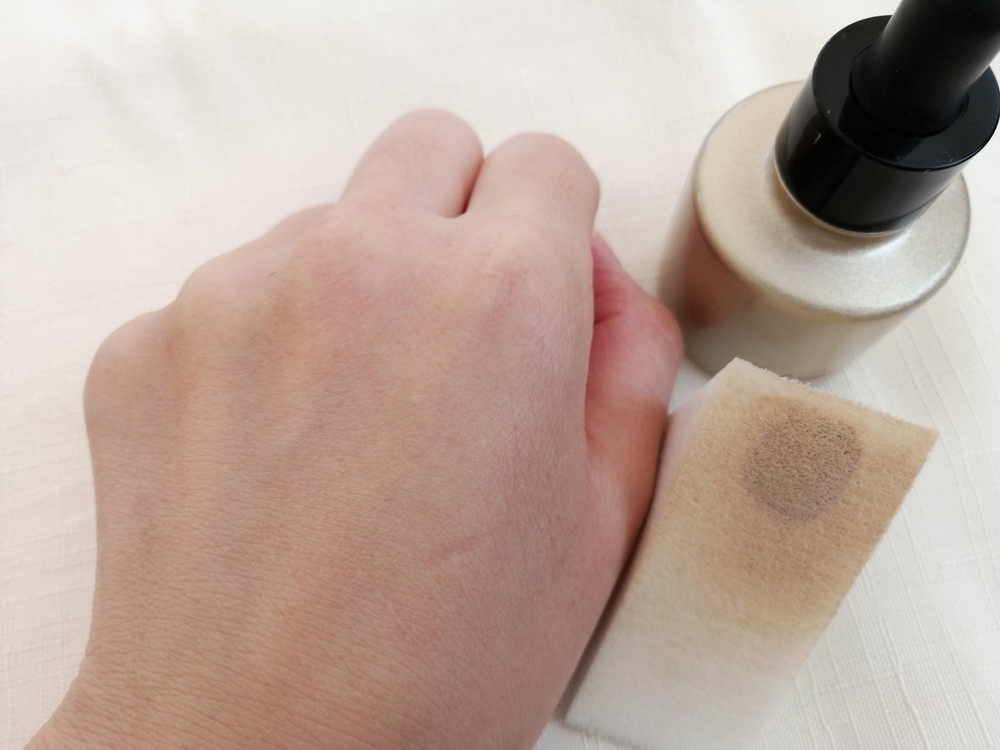 * a y a * on LIPS 「ケサランパサランリクイドヴェールを使っています。OC10(明る..」(5枚目)