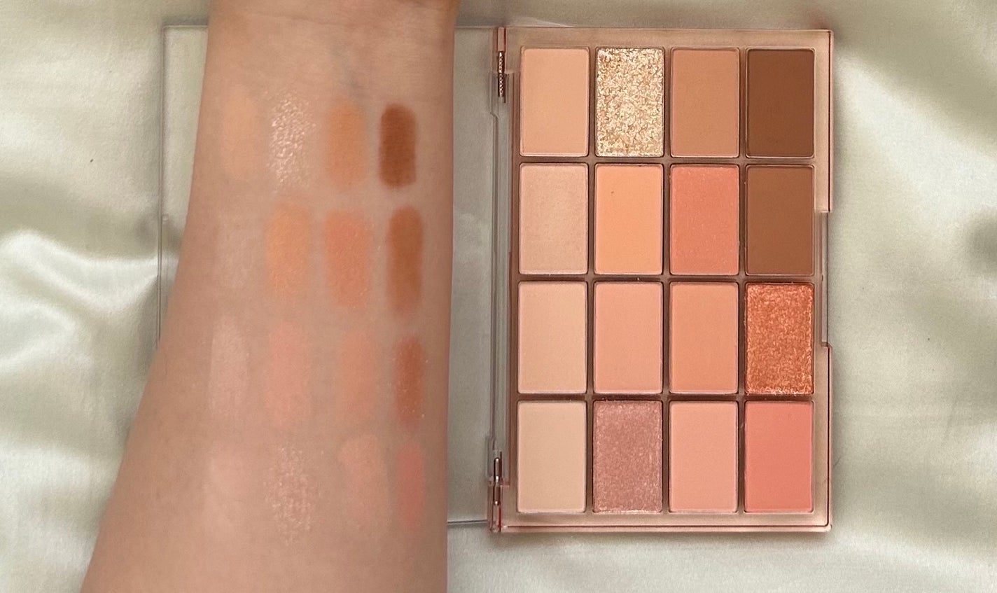 ソフトブラーリングアイパレット/wakemake/アイシャドウパレットを使ったクチコミ(2枚目)