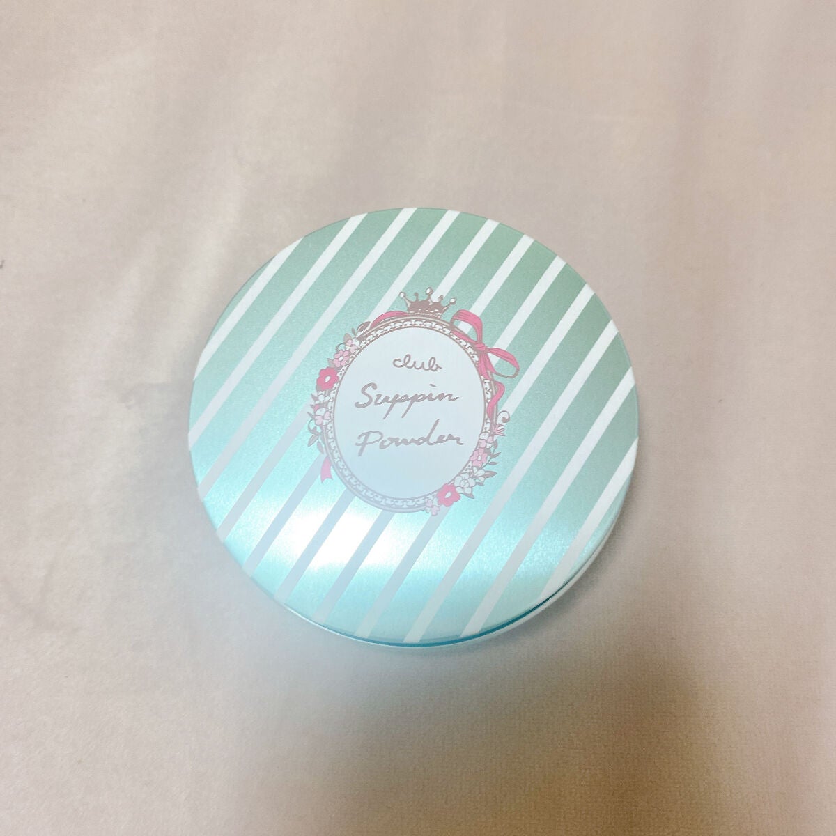 すっぴんパウダー ホワイトフローラルブーケの香り/クラブ/プレストパウダーを使ったクチコミ(2枚目)