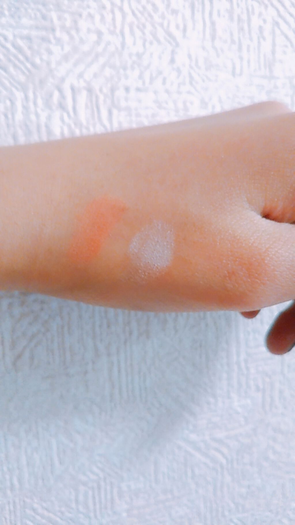 みゆ on LIPS 「左はハイライトで右がチーク!!とても可愛い💕チョコの形なんだよ..」(2枚目)