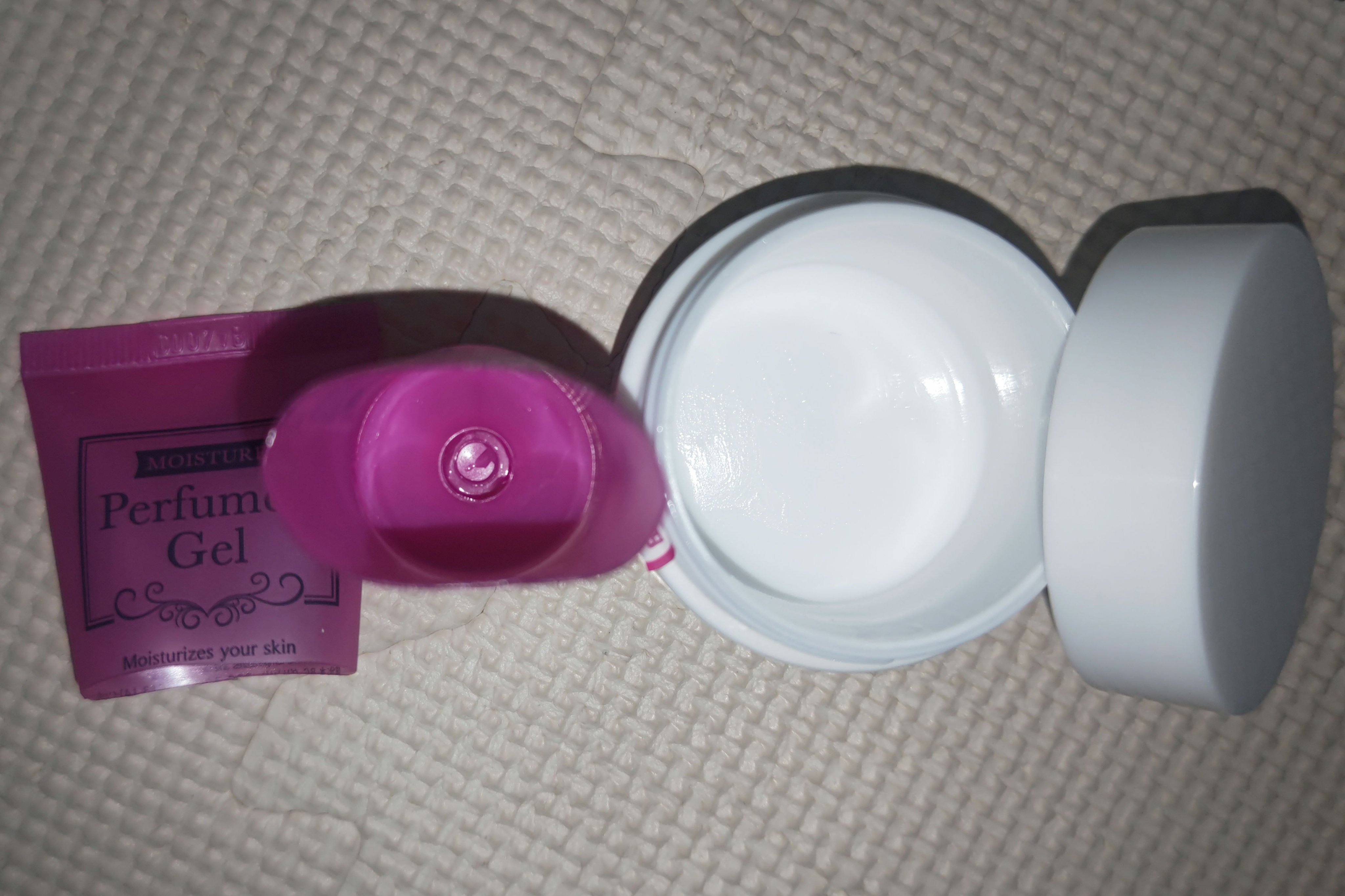 香水ジェル ウッディムスクの香り/DAISO/ハンドクリームを使ったクチコミ（1枚目）