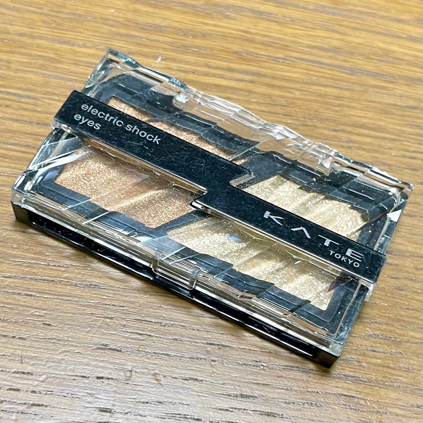 エレクトリックショックアイズ /KATE/アイシャドウパレットを使ったクチコミ(1枚目)