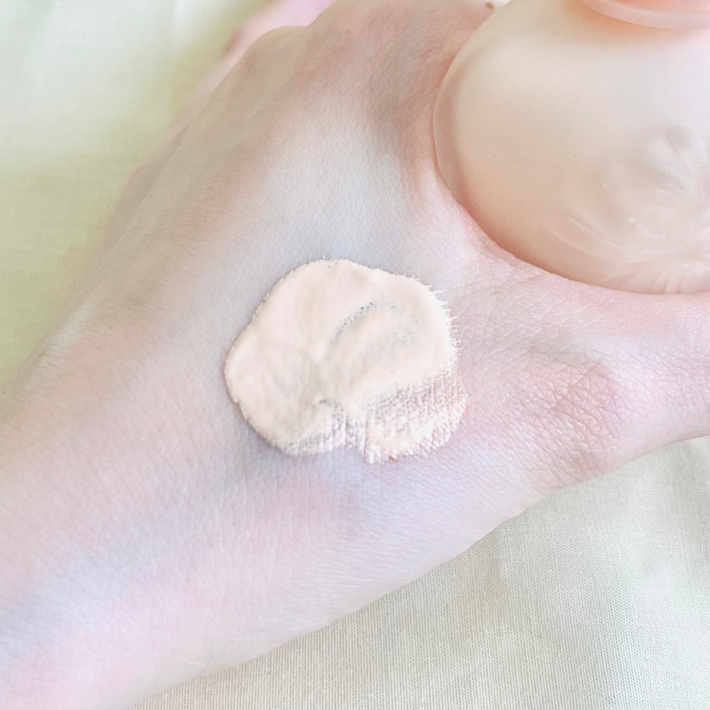 モイスチュアライジング ファンデーション プライマー/PAUL & JOE BEAUTE/化粧下地を使ったクチコミ(3枚目)