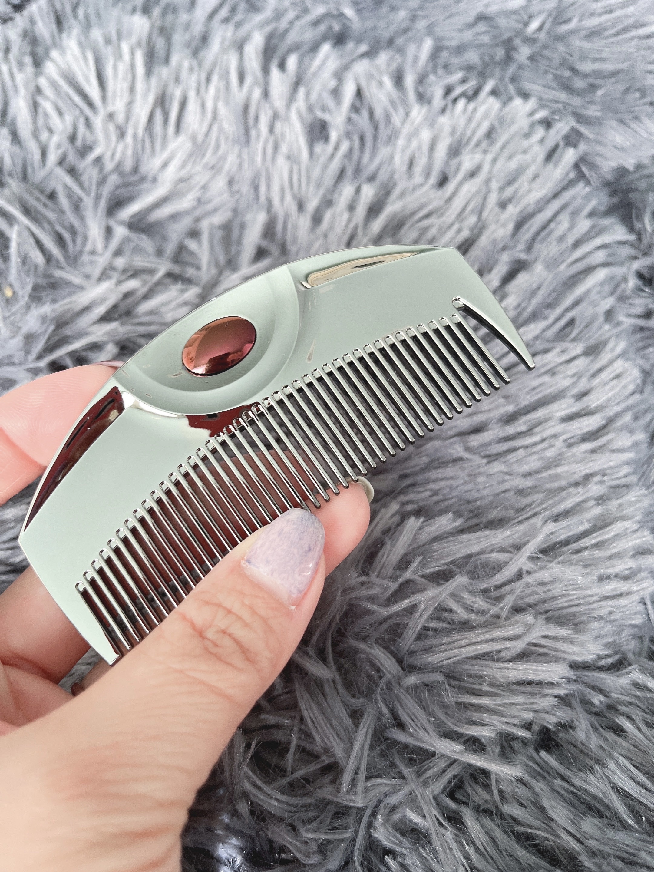 PG ツキ プレミアムブラック/LOVECHROME/ヘアコームを使ったクチコミ（2枚目）