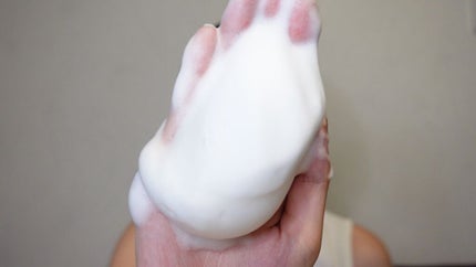 Abib  ドクダミ 洗顔 フォームクレンジングのクチコミ「ねっとりして滑らかなテクスチャの洗顔料です。
ドクダミの香りは強く無いので、もし強い香りが苦手.....」(3枚目)