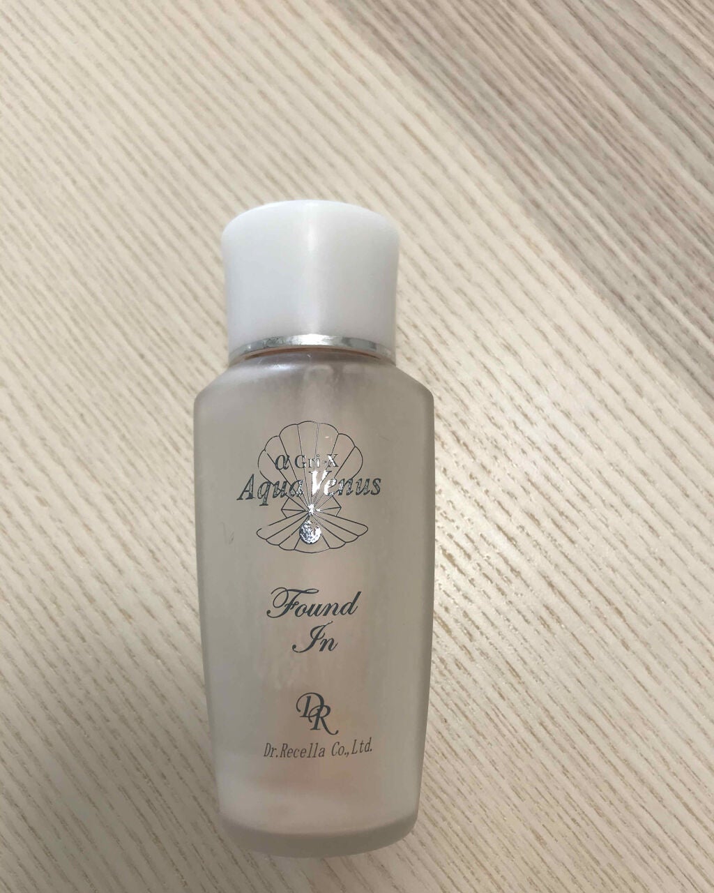 ミクロっち! on LIPS 「白浮きもせず、1番気に入っている下地です!ファンデイン!!肌が..」(1枚目)