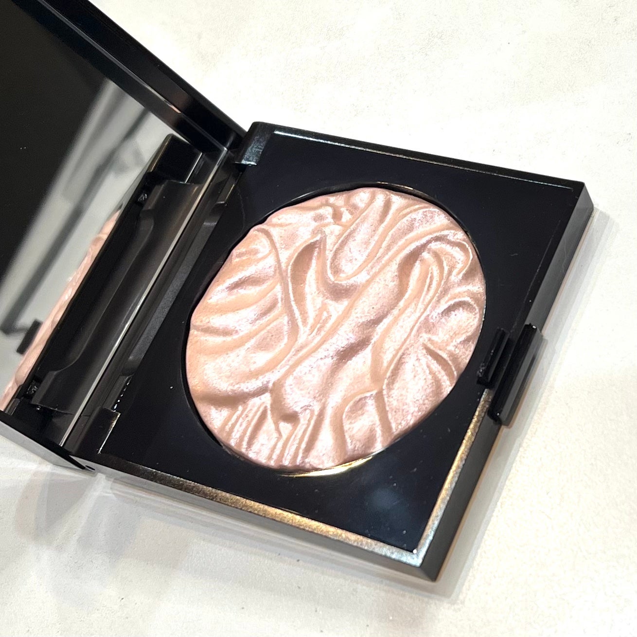 フェイスイルミネーター/ローラ メルシエ/パウダーハイライトを使ったクチコミ(2枚目)