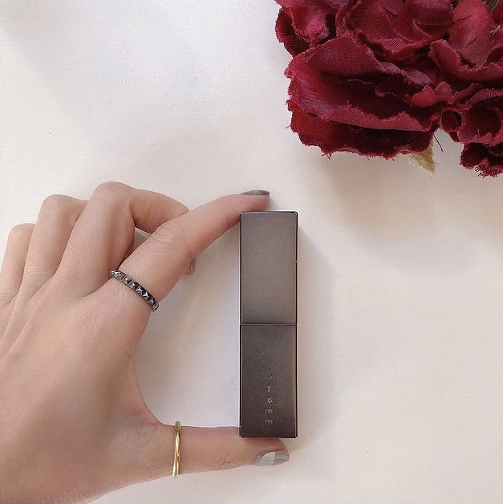 デアリングリィディスティンクトリップスティック/THREE/口紅を使ったクチコミ（1枚目）