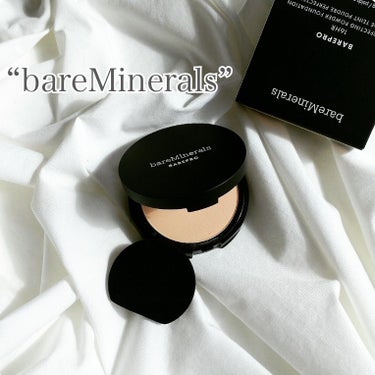 .
▶bareMinerals
ベアプロ 16HR パウダー ファンデーション
.
.
.
汗や皮脂に強く、化粧崩れのない美肌カバーが持続。
パイナップル果実エキス（保湿）配合で
うるおった明るい素肌へ