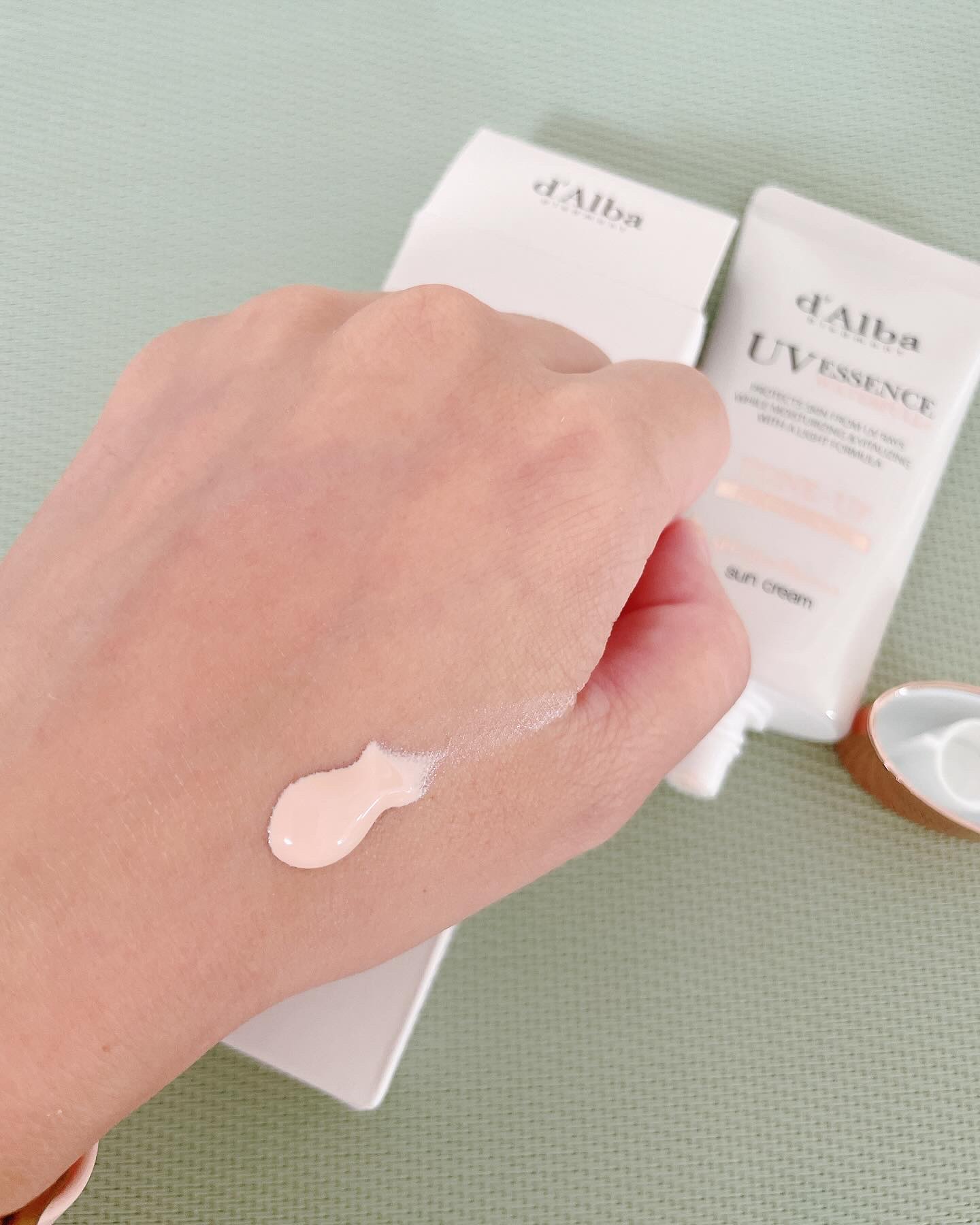 ウォータフルトーンアップサンクリーム/ダルバ/日焼け止めクリームを使ったクチコミ（2枚目）