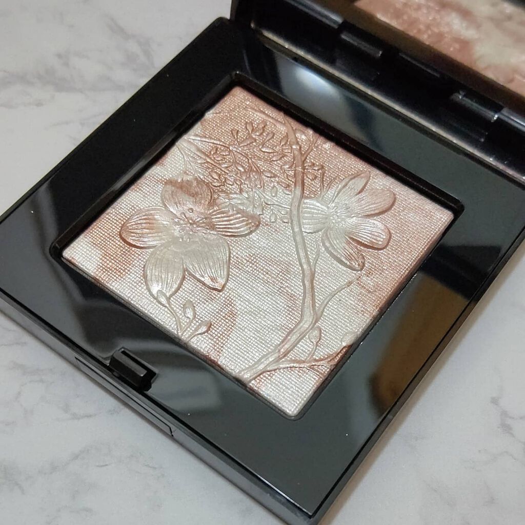 ハイライティング パウダー L01 ピンクグロウ（限定パッケージ）/BOBBI BROWN/パウダーハイライトを使ったクチコミ（1枚目）