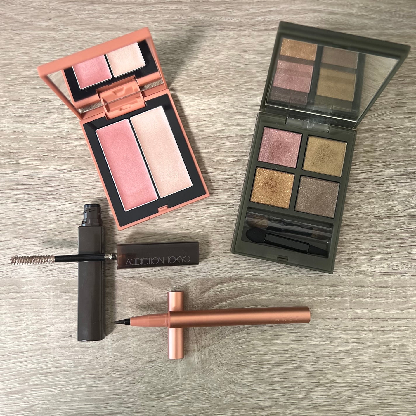 THREE シマリング グロー デュオ/THREE/クリームハイライトを使ったクチコミ(1枚目)