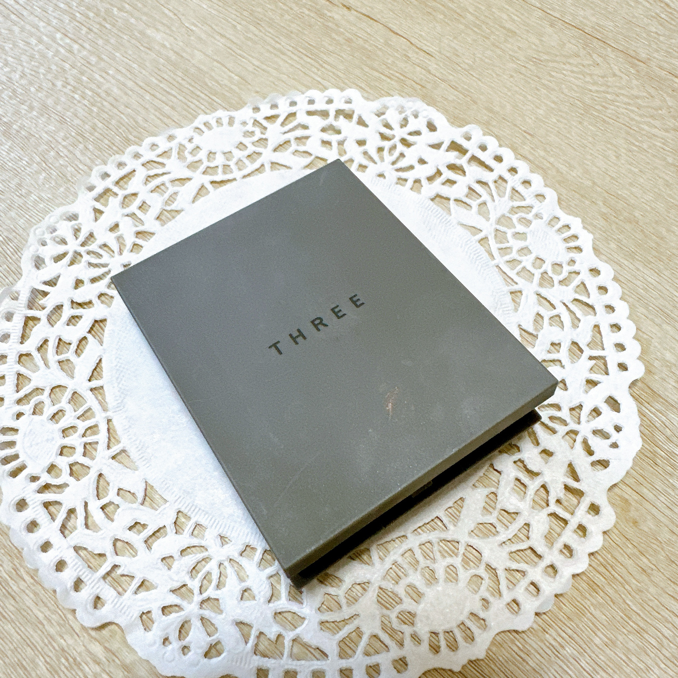 THREE シマリング グロー デュオ/THREE/クリームハイライトを使ったクチコミ（2枚目）