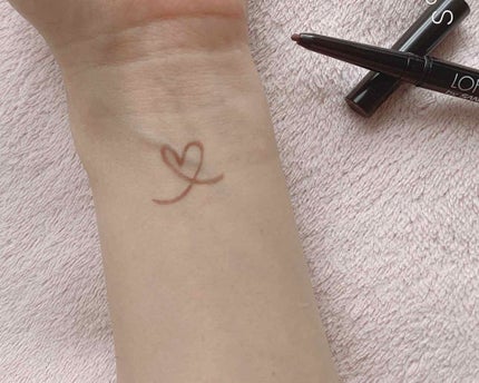 LOFCOS アイライナーペンシルのクチコミ「こんにちは、まる。です✋
前回の投稿にたくさんのいいね、クリップ本当にありがとうございました😭.....」(2枚目)