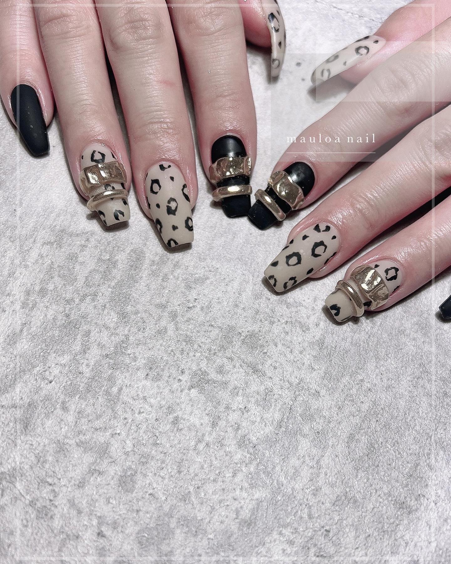 #フレンチネイル,#ネイル,#アートネイル,#春ネイル,#ミラーアートネイル,#白フレンチネイル,#フレンチネイル,#レオパードネイル,#マットネイル,#手書きアートネイル,#ミラーアートネイル,#パーツネイル,#ミラーネイル,#シルバーアクセネイル,#レオパードネイル,#天王寺ネイル,#秋ネイル,#ネイルやり方ネイルのネイルデザイン