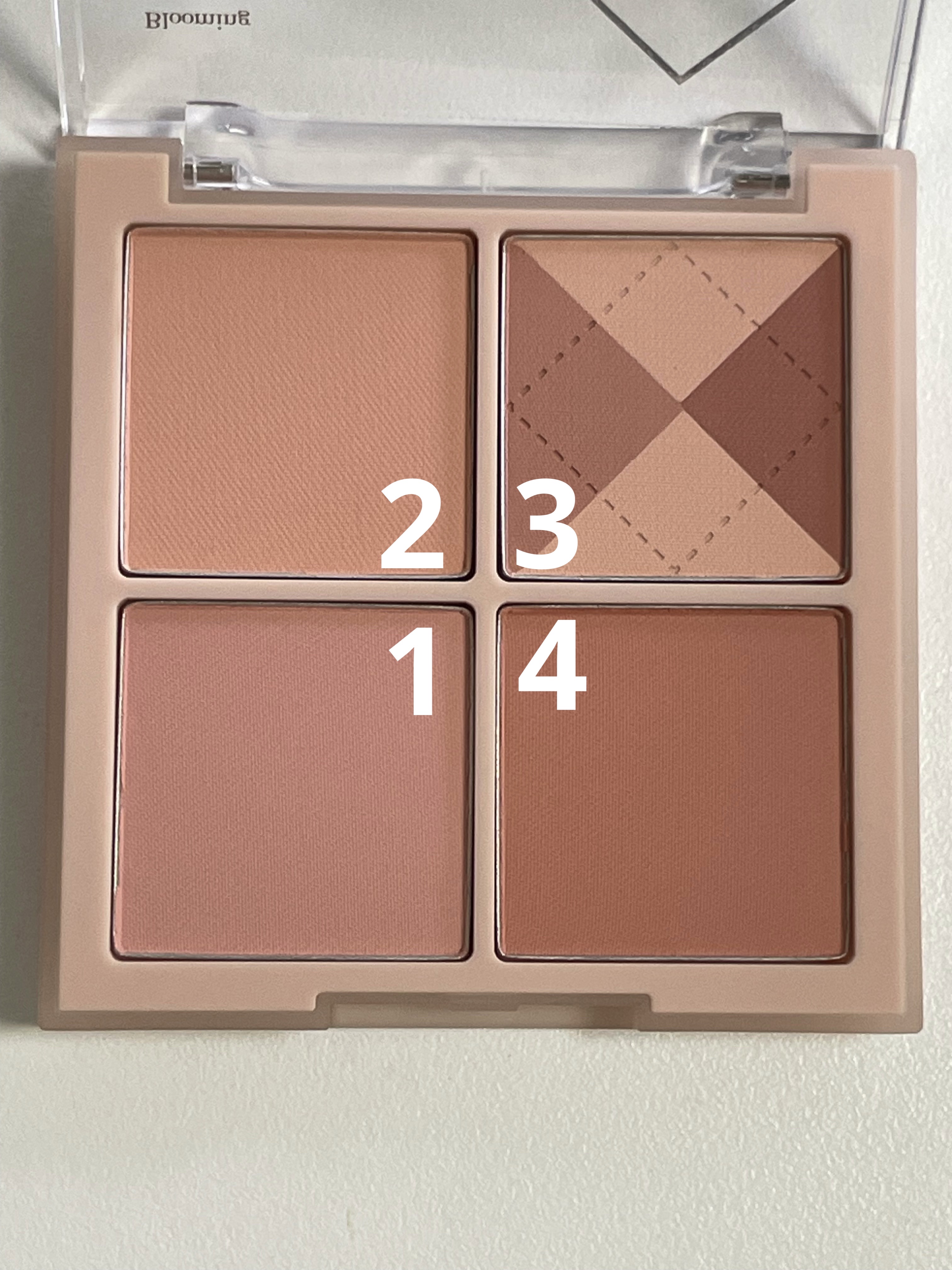 ブレンディングムードチーク 04 ベージュニット/dasique/パウダーチークを使ったクチコミ（2枚目）