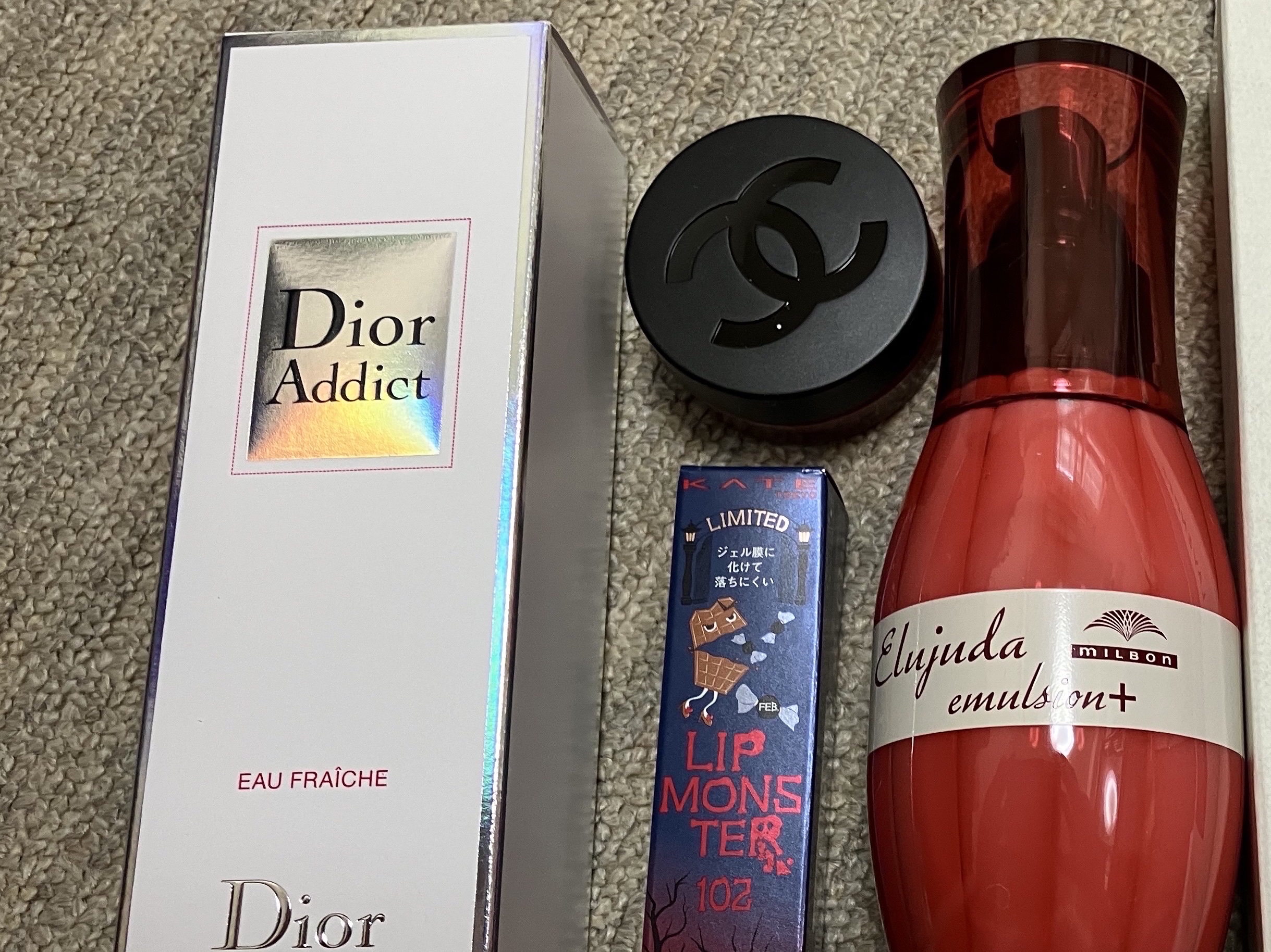 ムードインハンサーリキッドマット [LM005] ハッチアウト/hince/口紅を使ったクチコミ（3枚目）