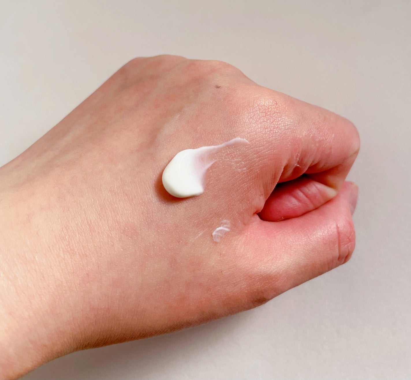 ボタニバイタル モイストウォーターシールドUV/エビータ/日焼け止めジェルを使ったクチコミ(3枚目)