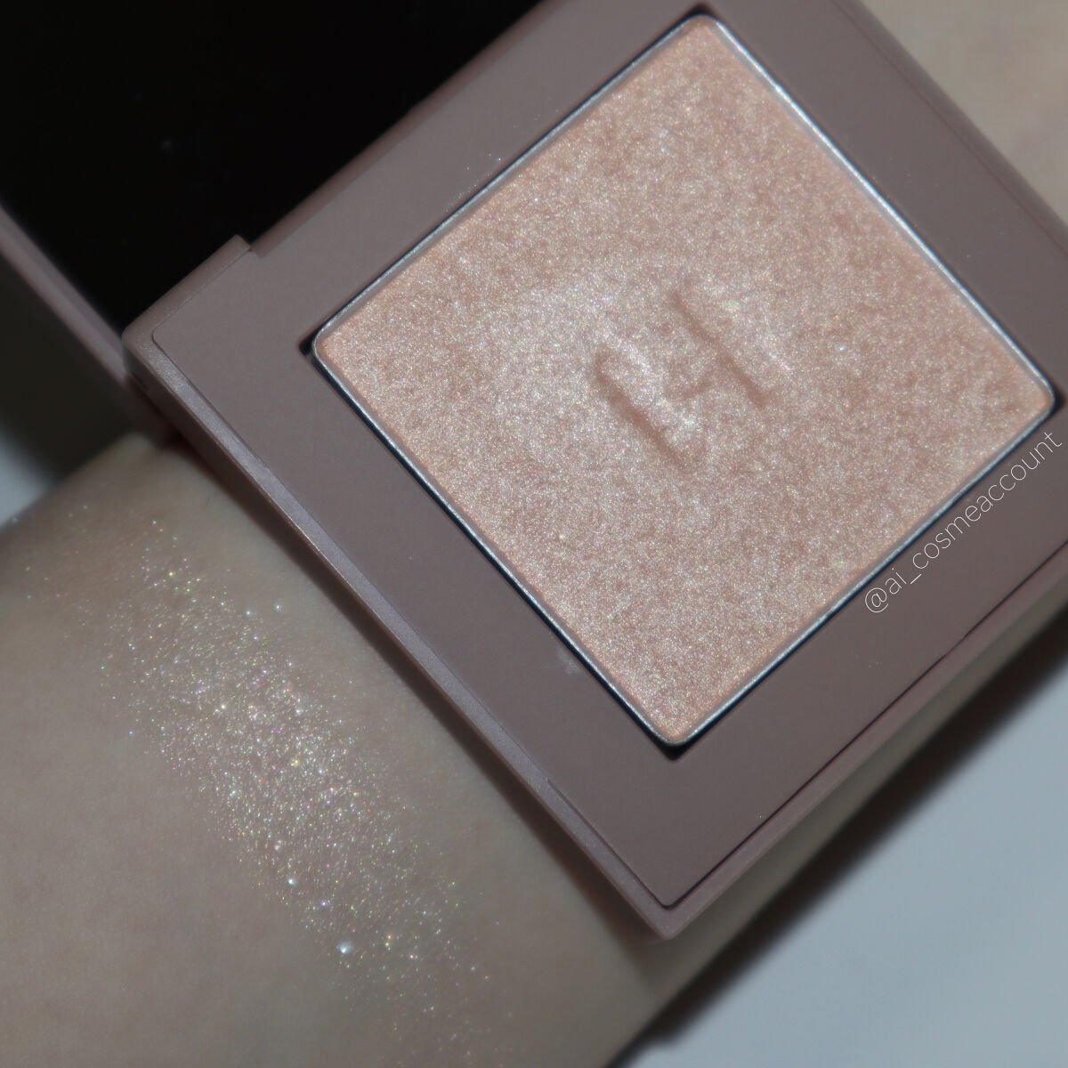 ニューデップスアイシャドウ G001 リフレクション/hince/単色アイシャドウを使ったクチコミ（3枚目）