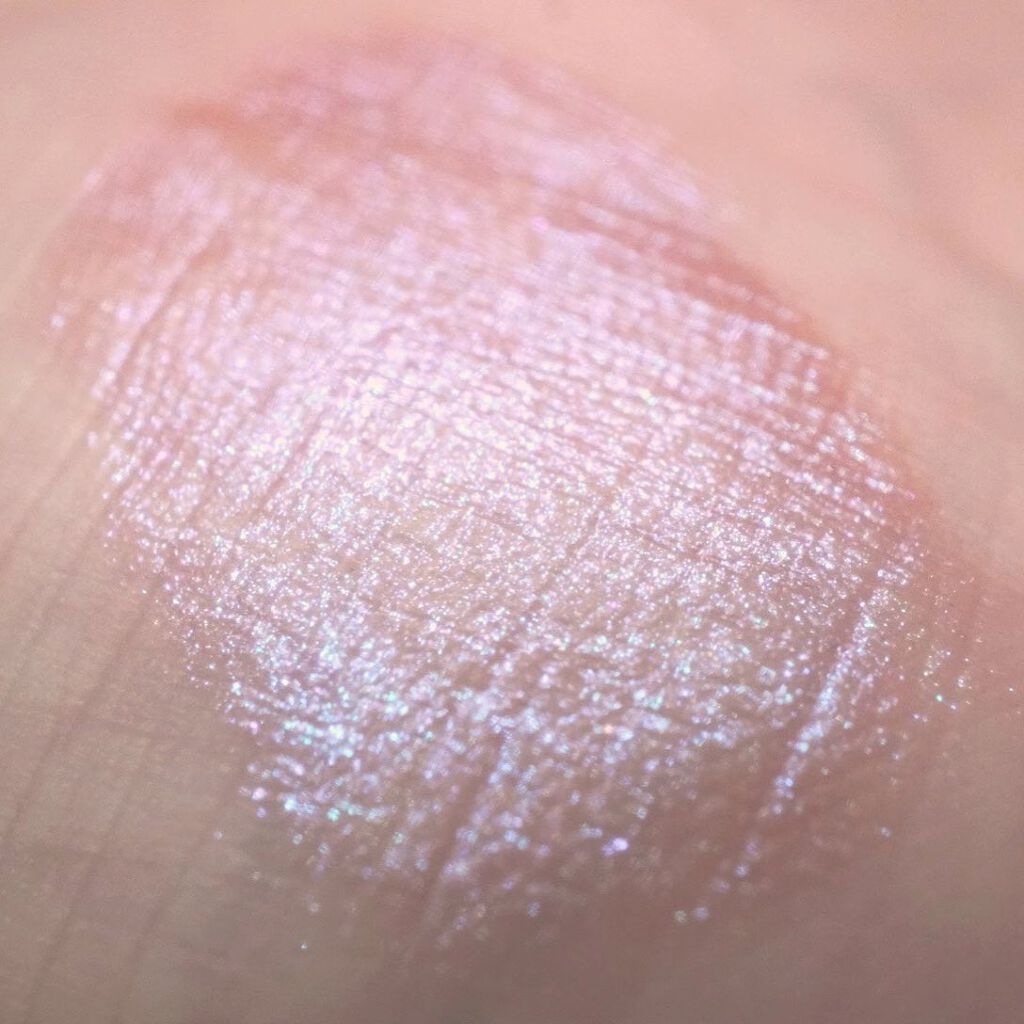 クリスタルホイップス ロングウェアリング シマ—リング アイシャドウ/Too Faced/リキッドアイシャドウを使ったクチコミ(3枚目)