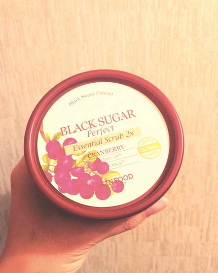 ブラックシュガーパーフェクト エッセンシャルスクラブ2Xクランベリー/SKINFOOD/洗い流すパック・マスクを使ったクチコミ(1枚目)