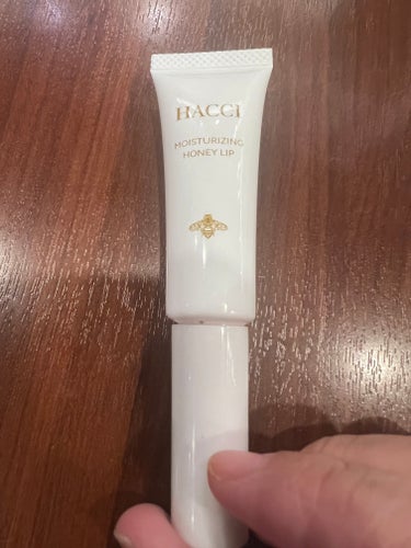 HACCI 保湿専用リップのクチコミ「HACCI　保湿専用リップ

唇が乾燥する季節です…

かさっかさの唇をどうにかしたいと思って.....」（1枚目）