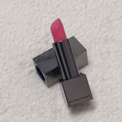 Burberry Beauty バーバリーキスのクチコミ「バーバリー
バーバリーキス 37 ピンクピオニー
こちらは友達から頂いた商品になります🛍
.....」(2枚目)