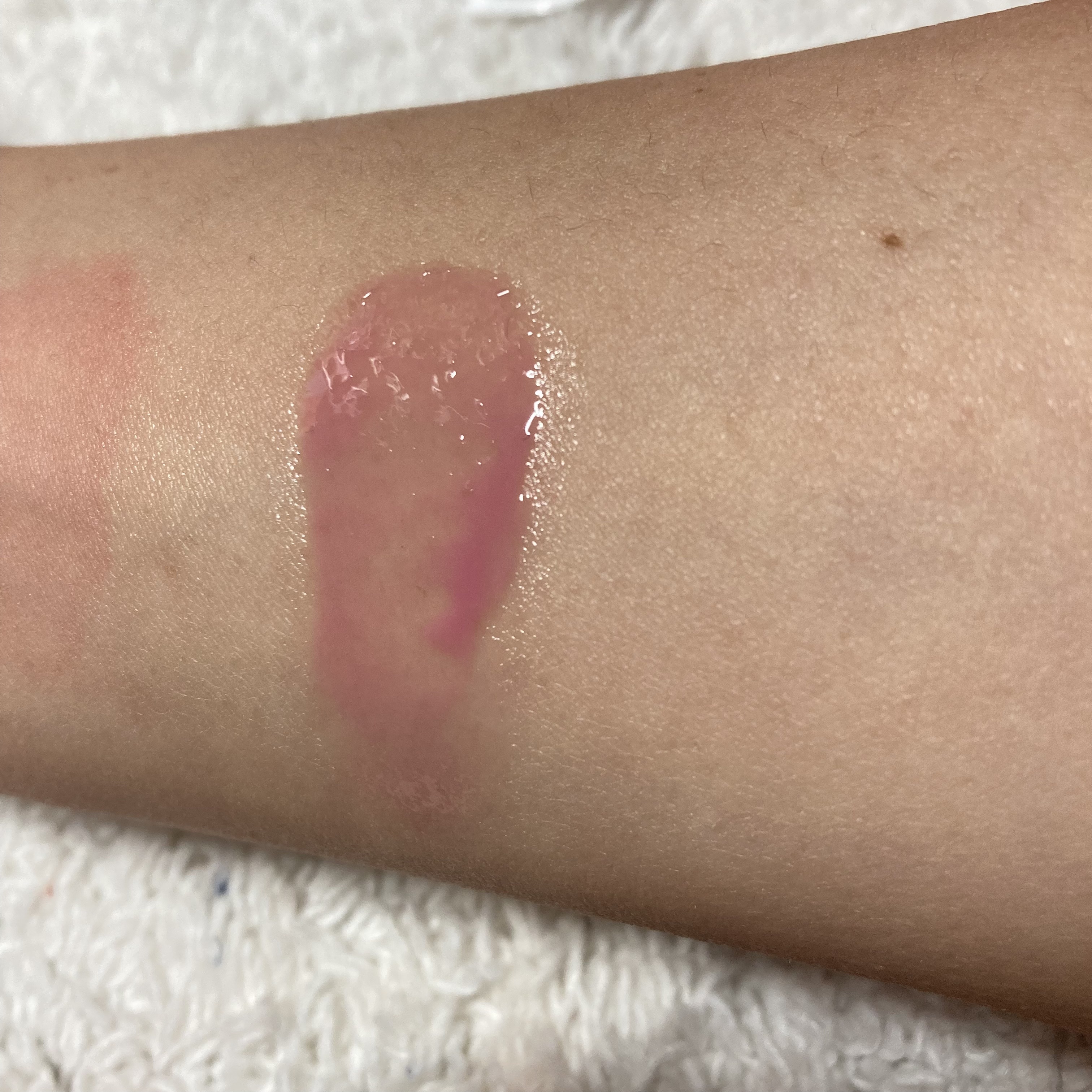 フィー リップアンドチーク グローイジェリーポット JN01 ラベンダーホイップ/fwee/リップグロスを使ったクチコミ（3枚目）