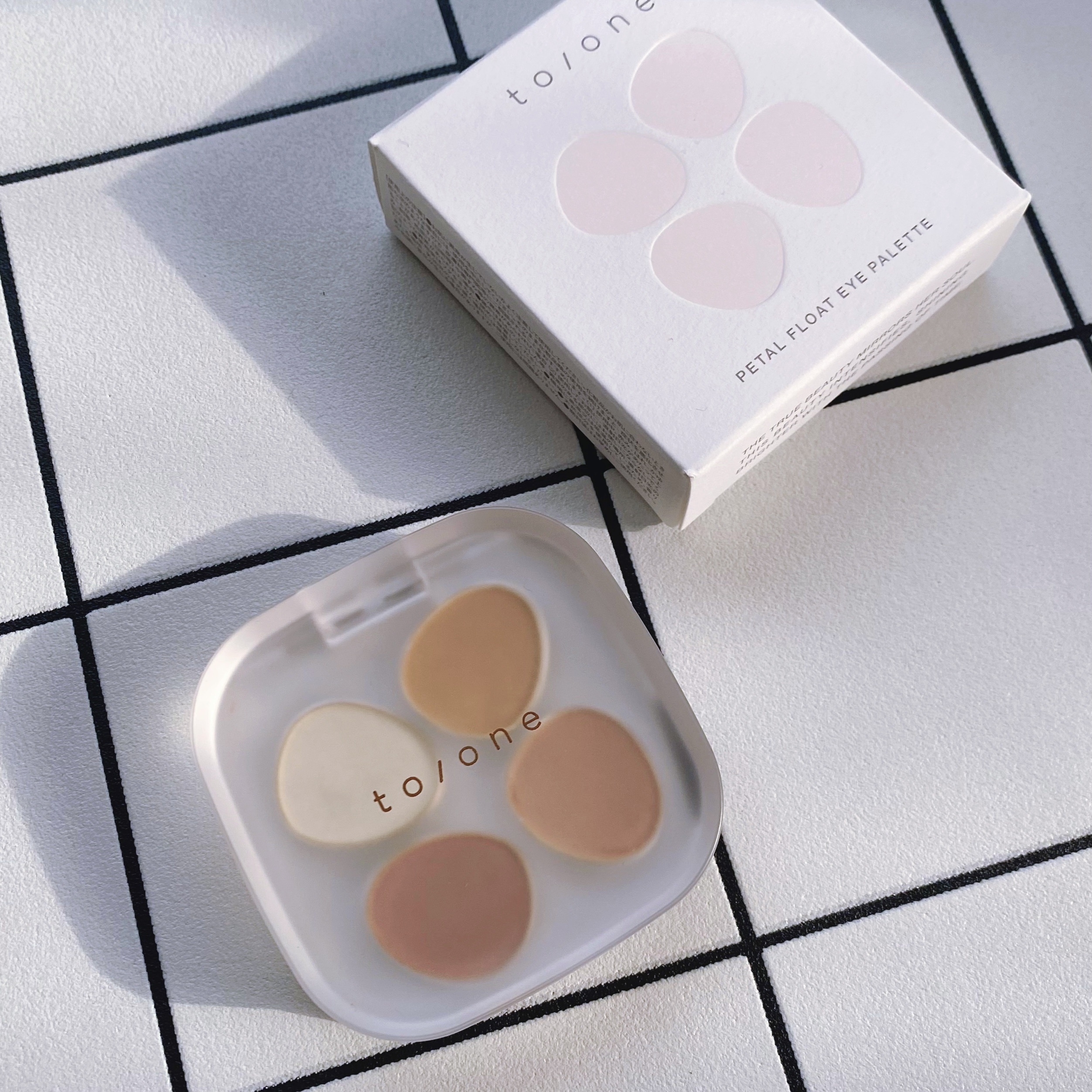 トーン ペタル フロート アイパレット/to/one/アイシャドウパレットを使ったクチコミ（1枚目）