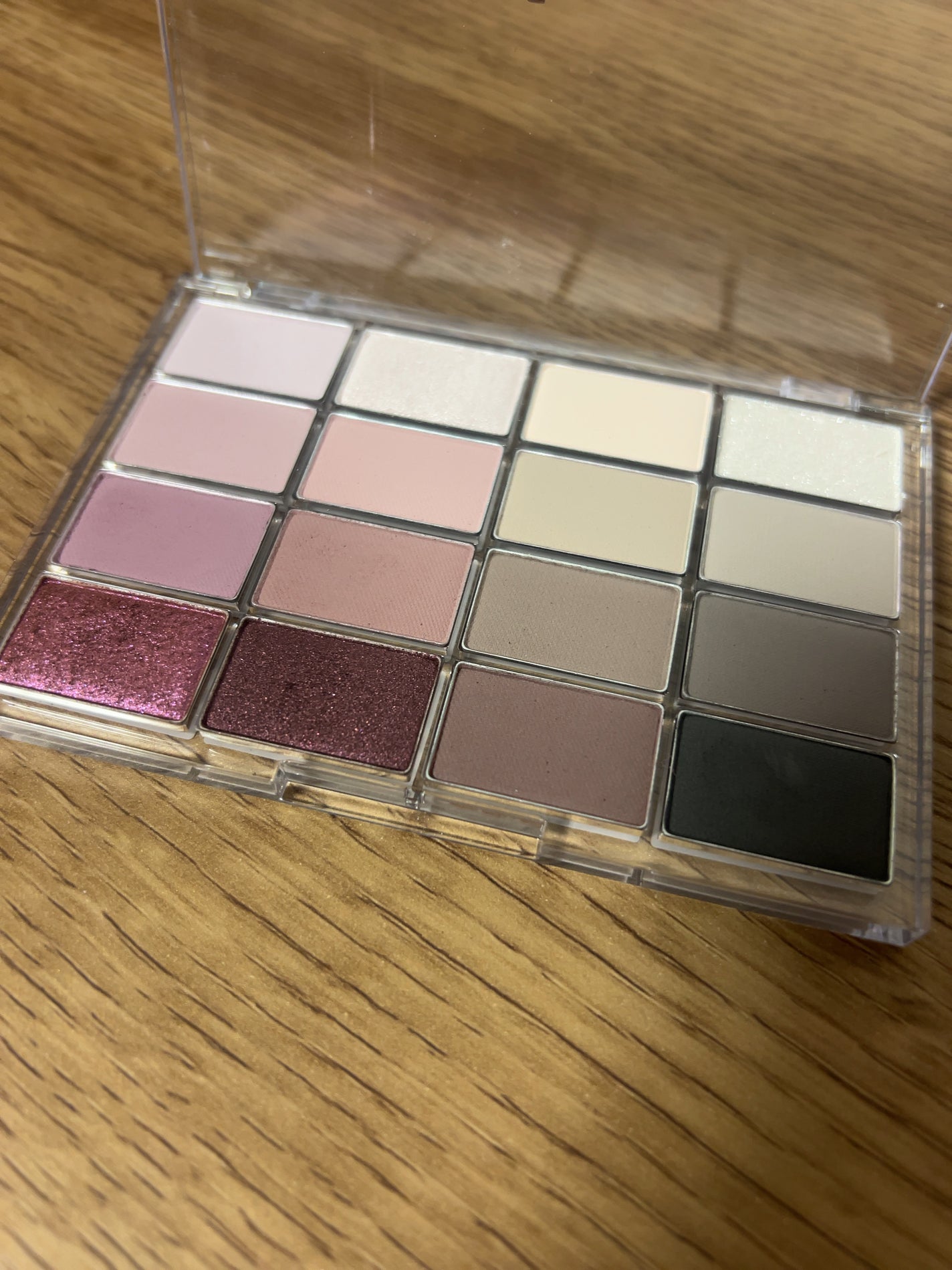 ソフトブラーリングアイパレット/wakemake/アイシャドウパレットを使ったクチコミ(3枚目)