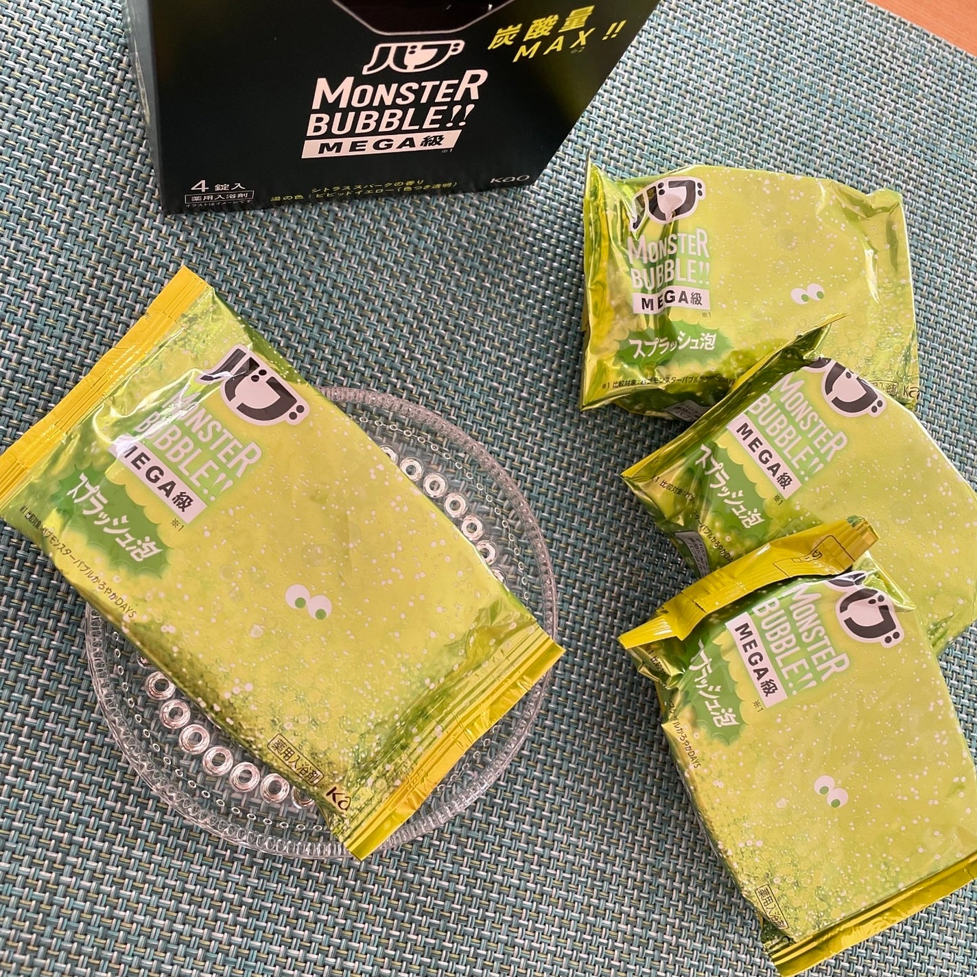 バブ モンスターバブルMEGA級 スプラッシュ泡 シトラススパークの香り/バブ/炭酸系入浴剤を使ったクチコミ(4枚目)