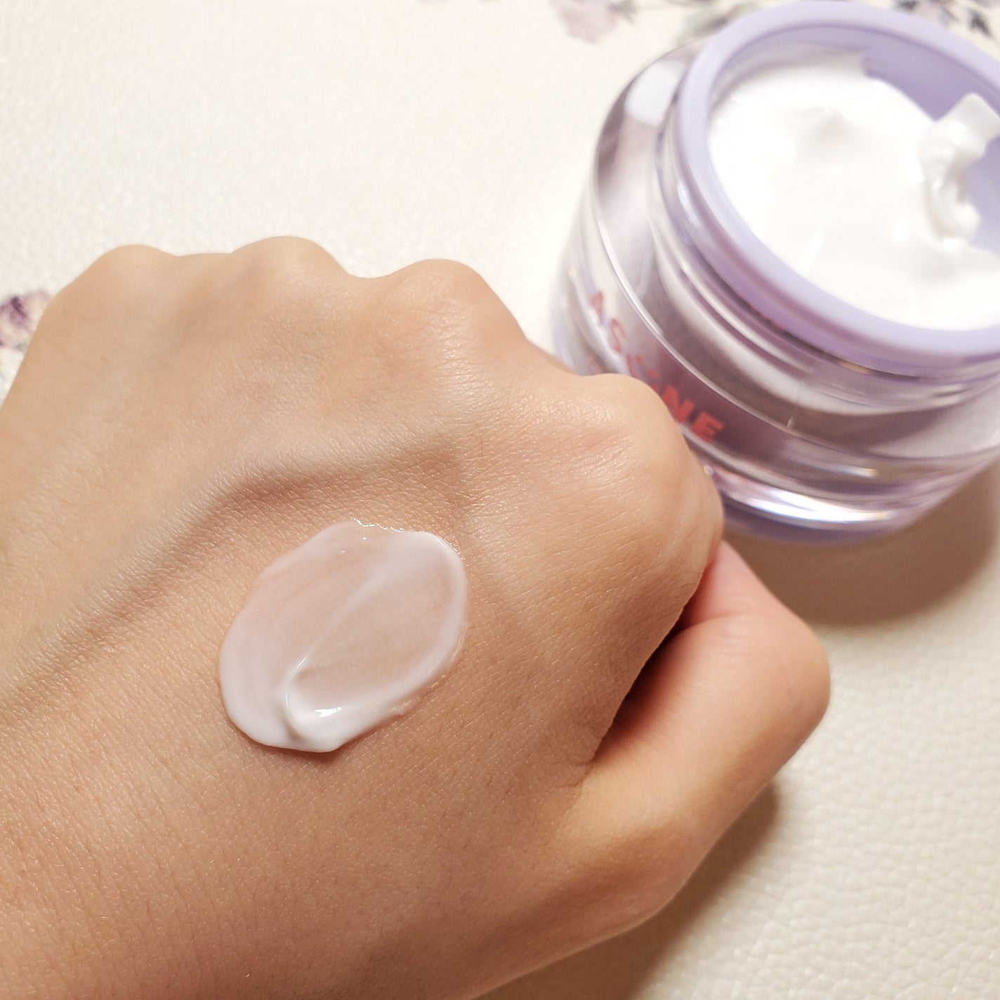 シカクリーム/ASUNE /フェイスクリームを使ったクチコミ(4枚目)