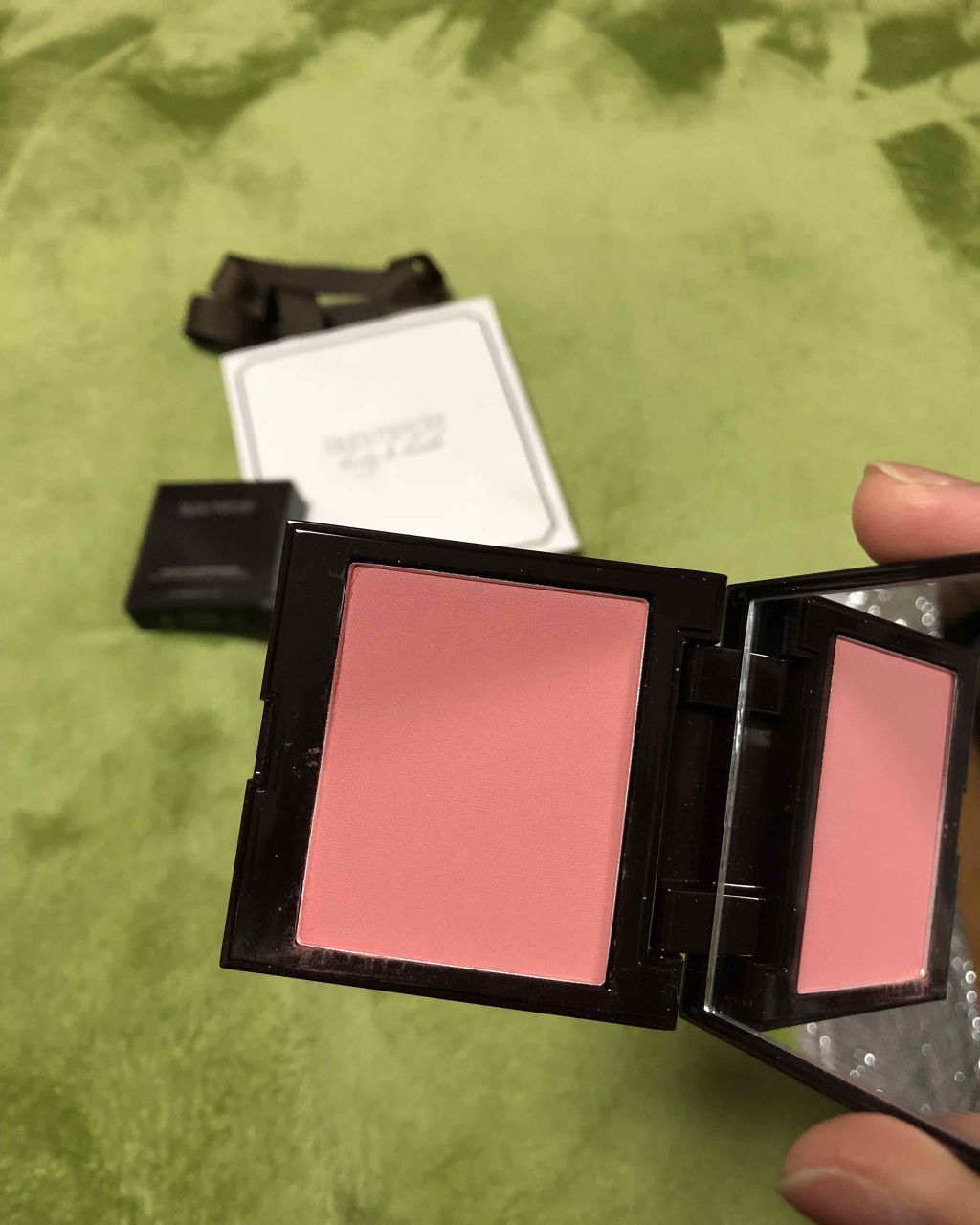 ブラッシュ カラー インフュージョン 02 ローズ/ローラ メルシエ/パウダーチークを使ったクチコミ（2枚目）